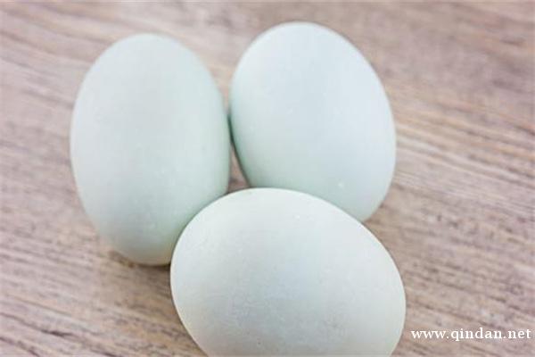 高邮咸鸭蛋价格多少钱？生咸鸭蛋和鸭蛋有什么区别？