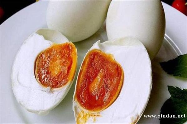 咸鸭蛋是生的还是熟的？