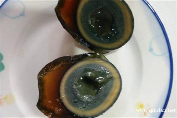 皮蛋和咸鸭蛋有什么区别？皮蛋怎么吃?