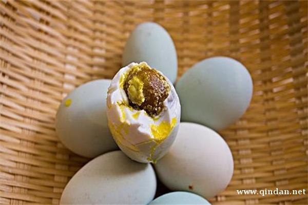 生鸭蛋和咸鸭蛋哪个贵？生鸭蛋和咸鸭蛋价格对比