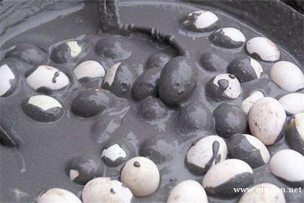 皮蛋是鸡蛋还是鸭蛋做的？皮蛋简单的做法