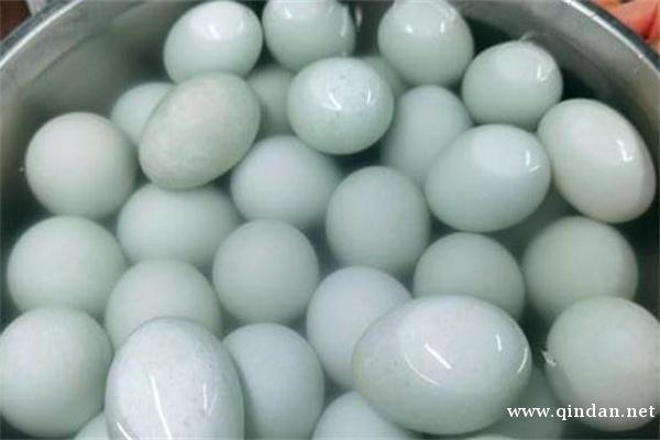 咸鸭蛋价格多少钱一斤？咸鸭蛋食用禁忌有哪些？